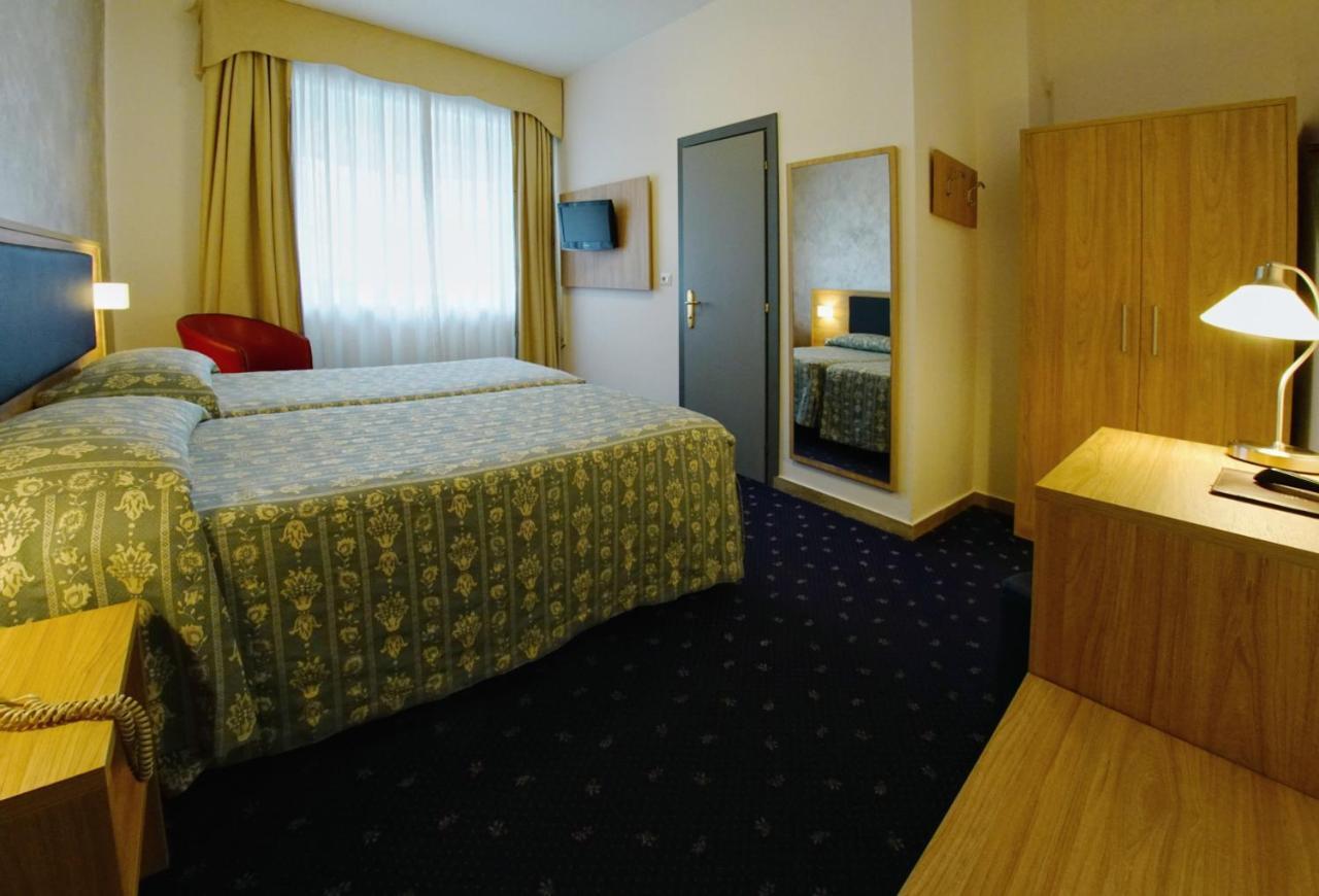 Hotel Le Torrette Galbiate Kültér fotó